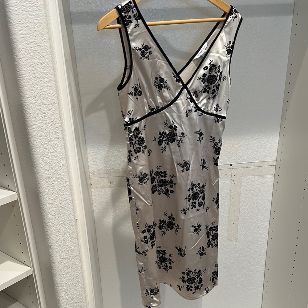 MARELLA Black and White Chemise with Elegant Floral Design